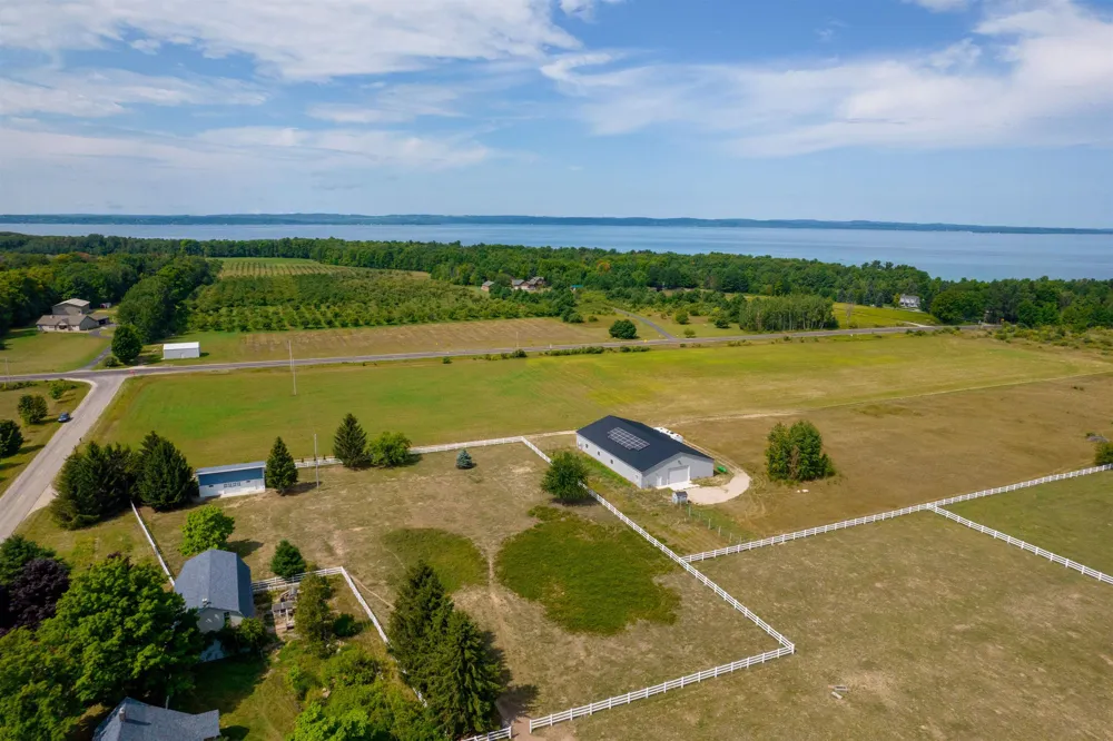 3619 Tompkins Road Peninsula Township, MI 49686