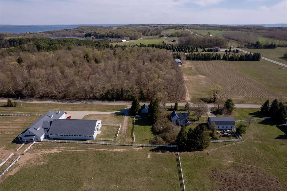 3619 Tompkins Road Peninsula Township, MI 49686