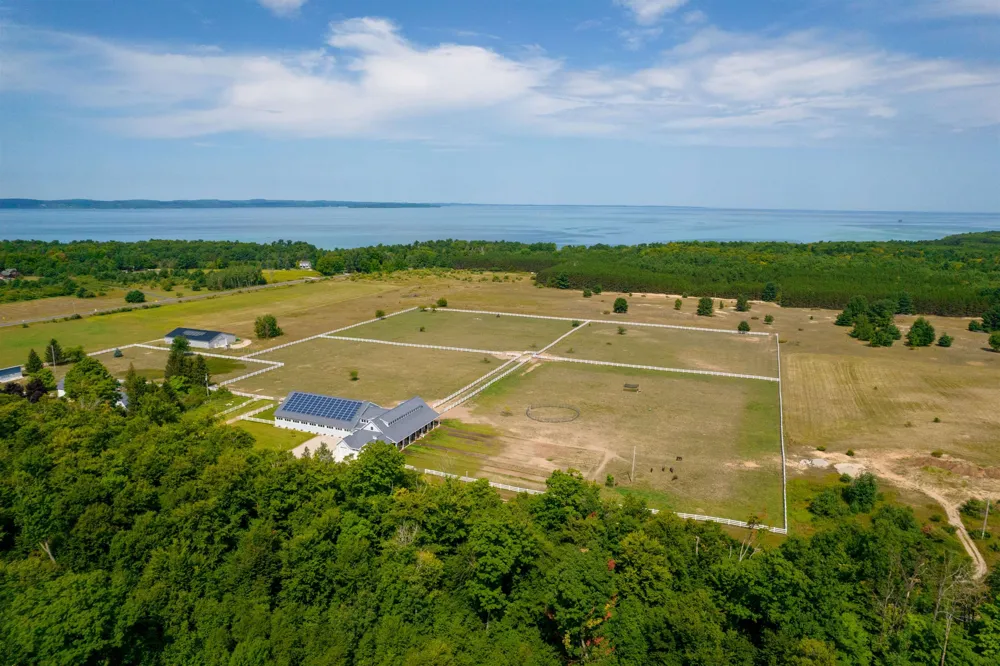 3619 Tompkins Road Peninsula Township, MI 49686