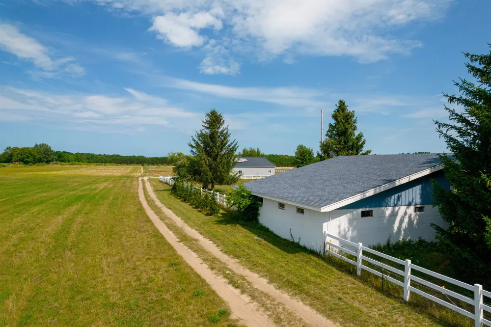 3619 Tompkins Road Peninsula Township, MI 49686