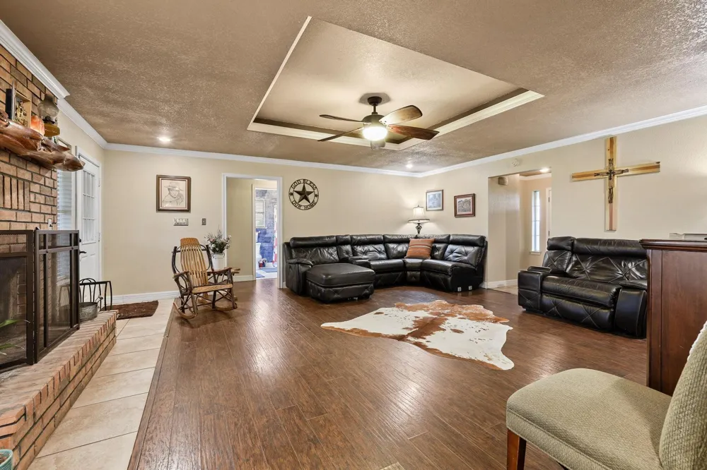 1217 County Road 4705 Leonard, TX 75452