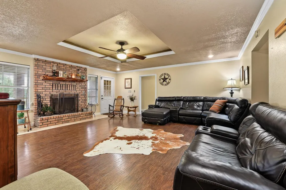 1217 County Road 4705 Leonard, TX 75452