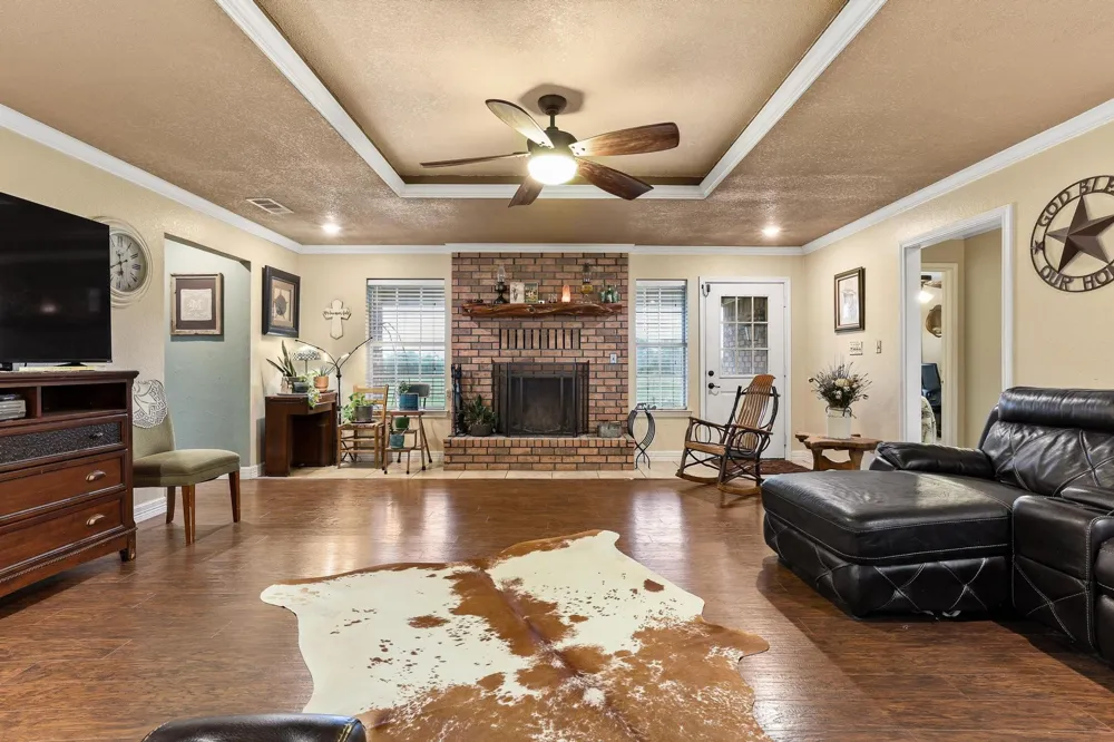 1217 County Road 4705 Leonard, TX 75452