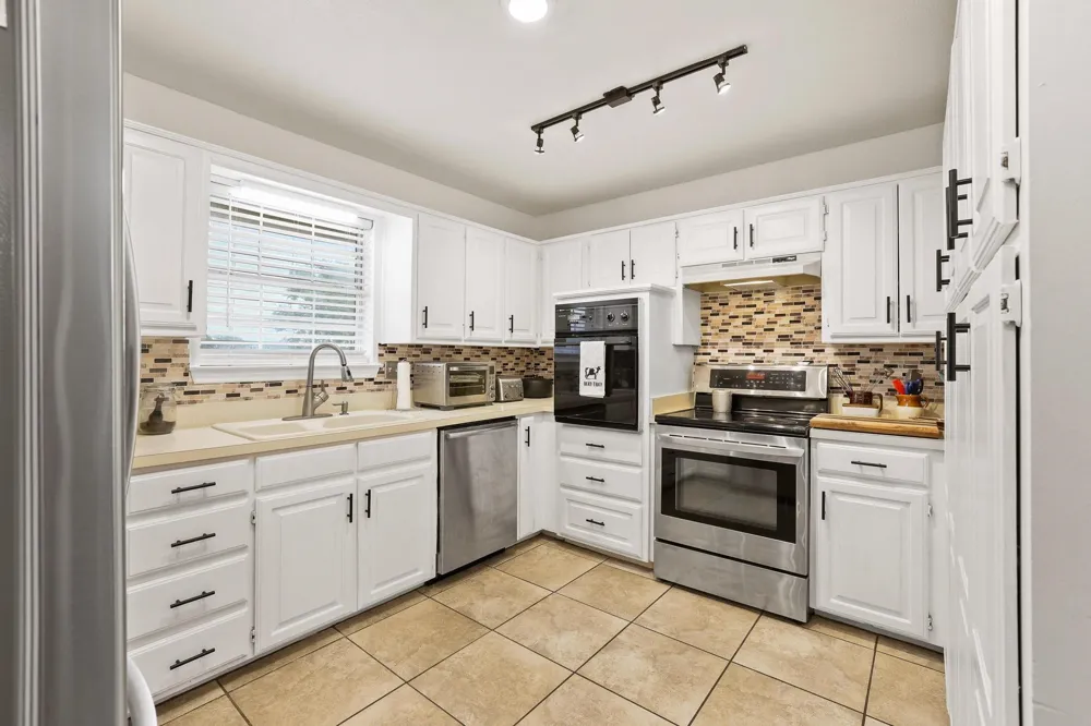 1217 County Road 4705 Leonard, TX 75452