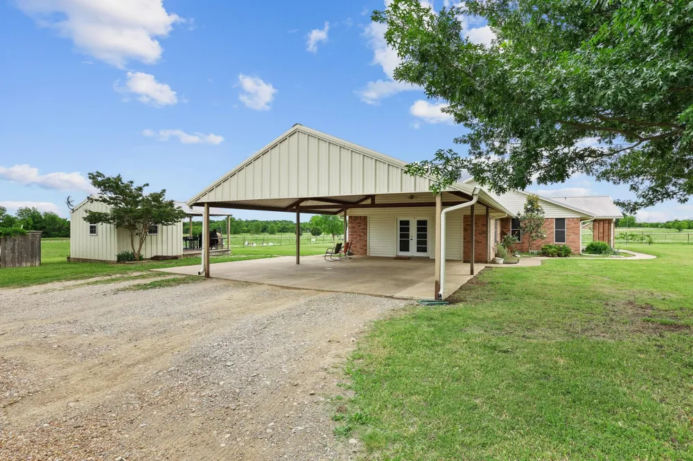 1217 County Road 4705 Leonard, TX 75452