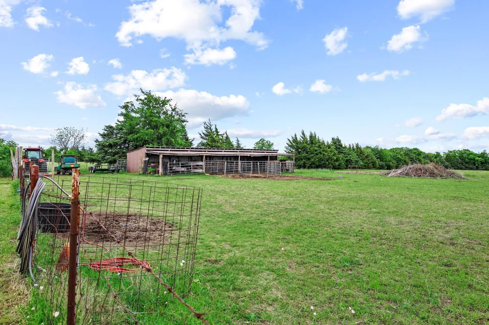 1217 County Road 4705 Leonard, TX 75452