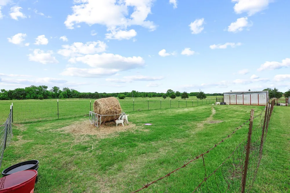 1217 County Road 4705 Leonard, TX 75452