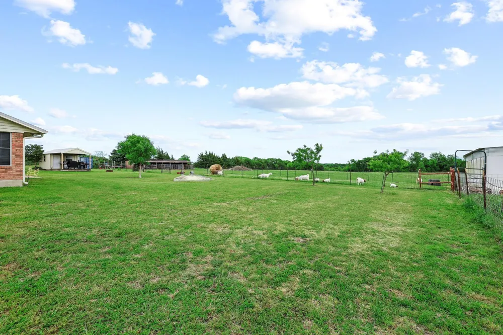 1217 County Road 4705 Leonard, TX 75452