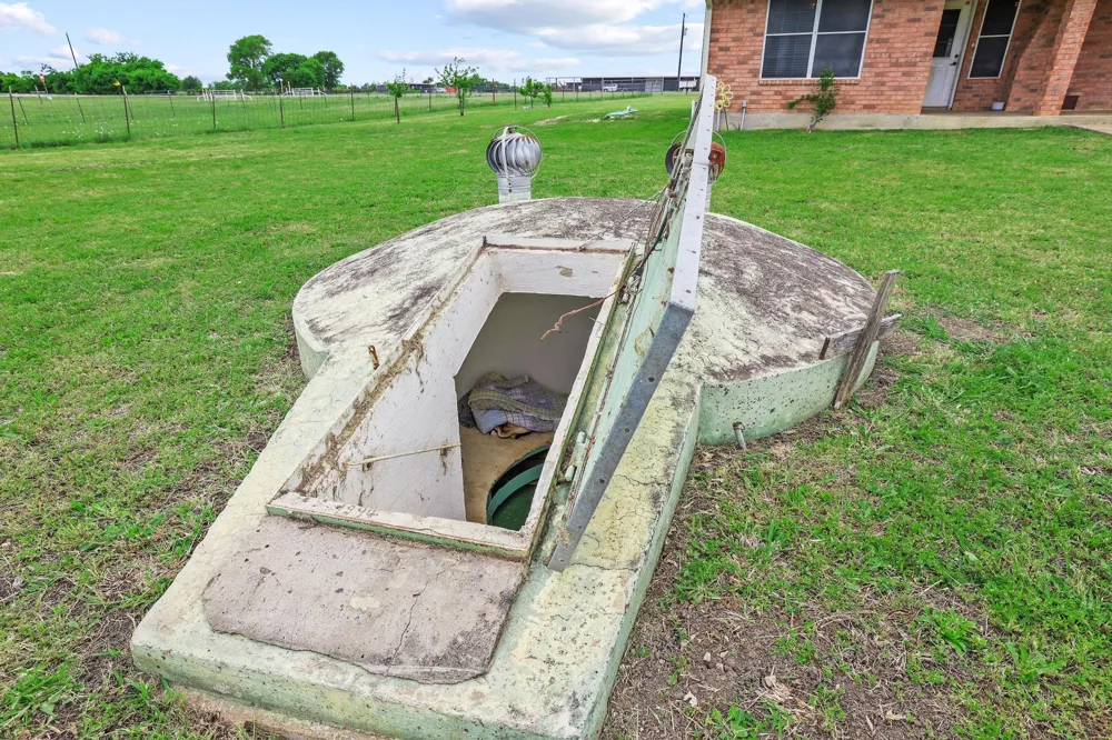 1217 County Road 4705 Leonard, TX 75452