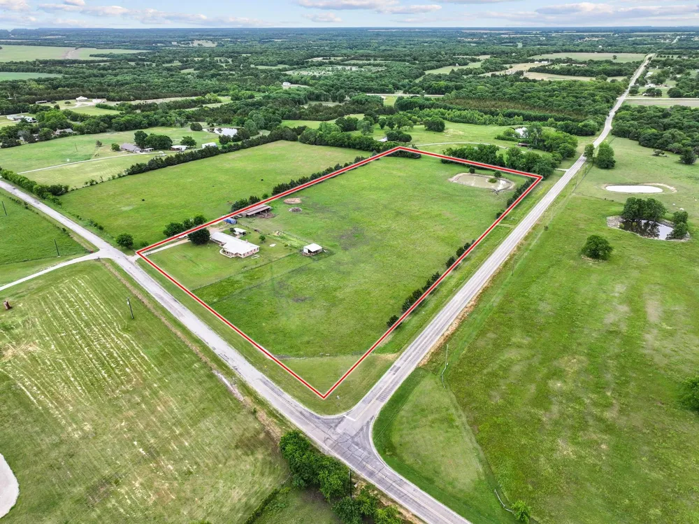 1217 County Road 4705 Leonard, TX 75452