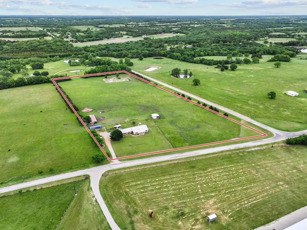 1217 County Road 4705 Leonard, TX 75452