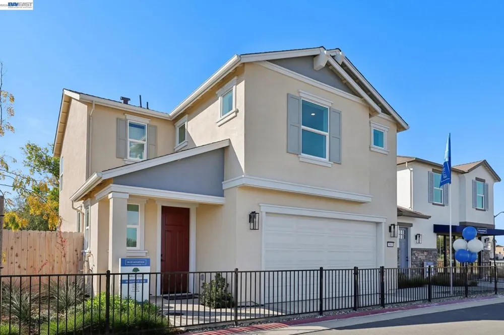852 Pecan Tree Ln Galt, CA 95632