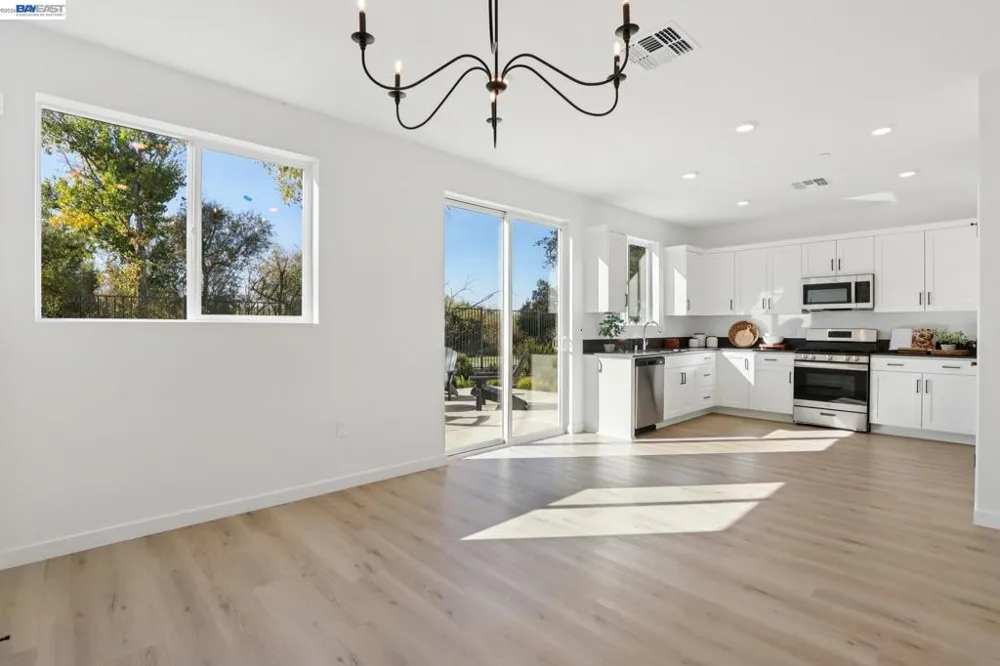 852 Pecan Tree Ln Galt, CA 95632