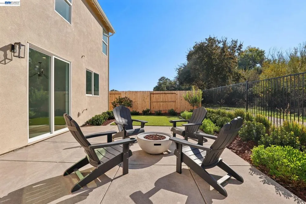 852 Pecan Tree Ln Galt, CA 95632