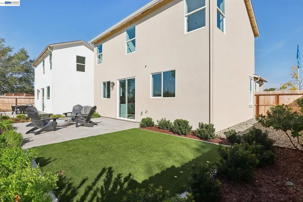 852 Pecan Tree Ln Galt, CA 95632