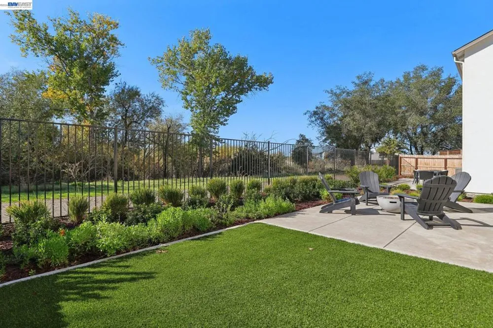 852 Pecan Tree Ln Galt, CA 95632