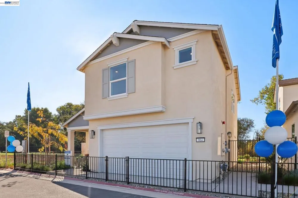 852 Pecan Tree Ln Galt, CA 95632