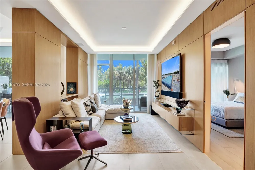 1201 20th St #204 Miami Beach, FL 33139