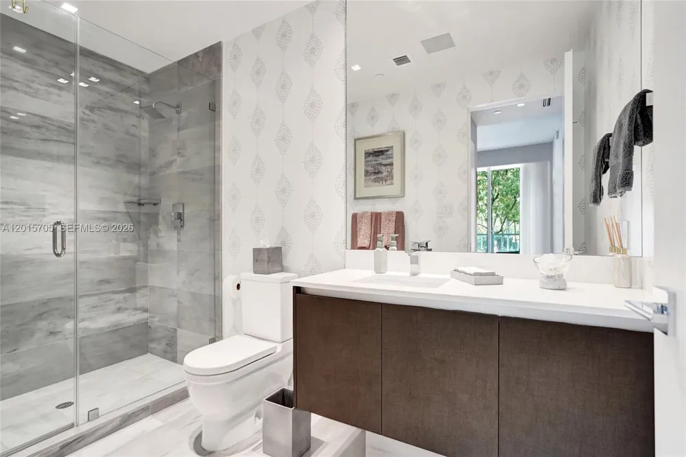 1201 20th St #204 Miami Beach, FL 33139