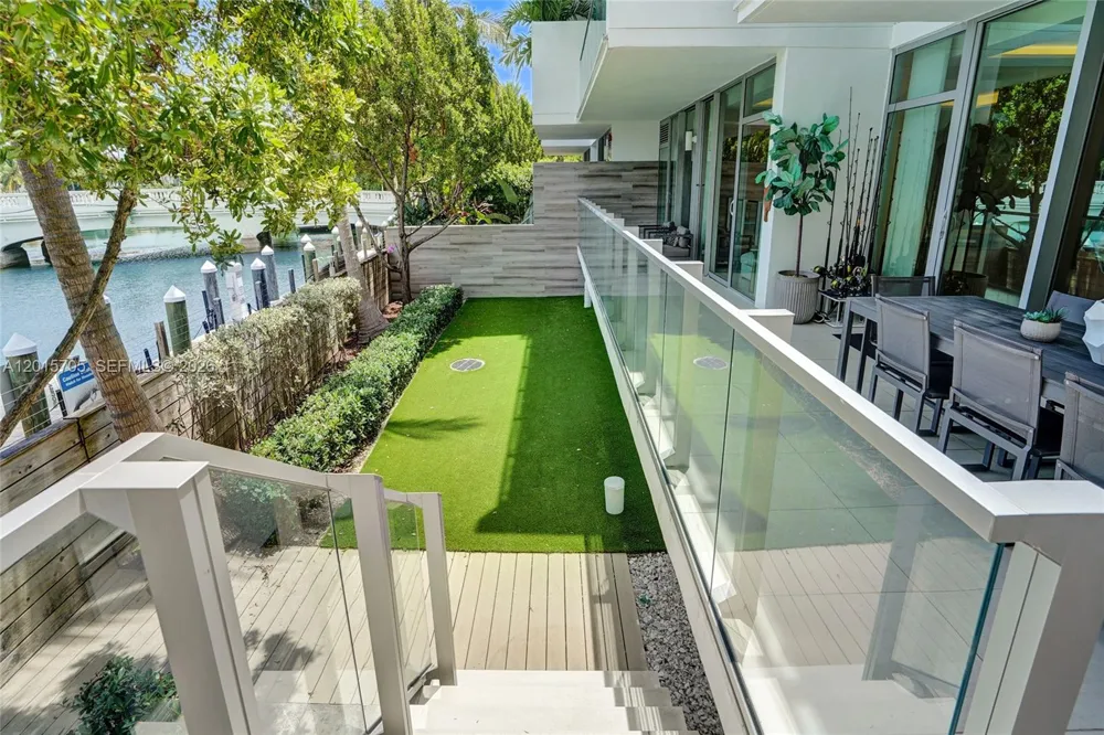 1201 20th St #204 Miami Beach, FL 33139