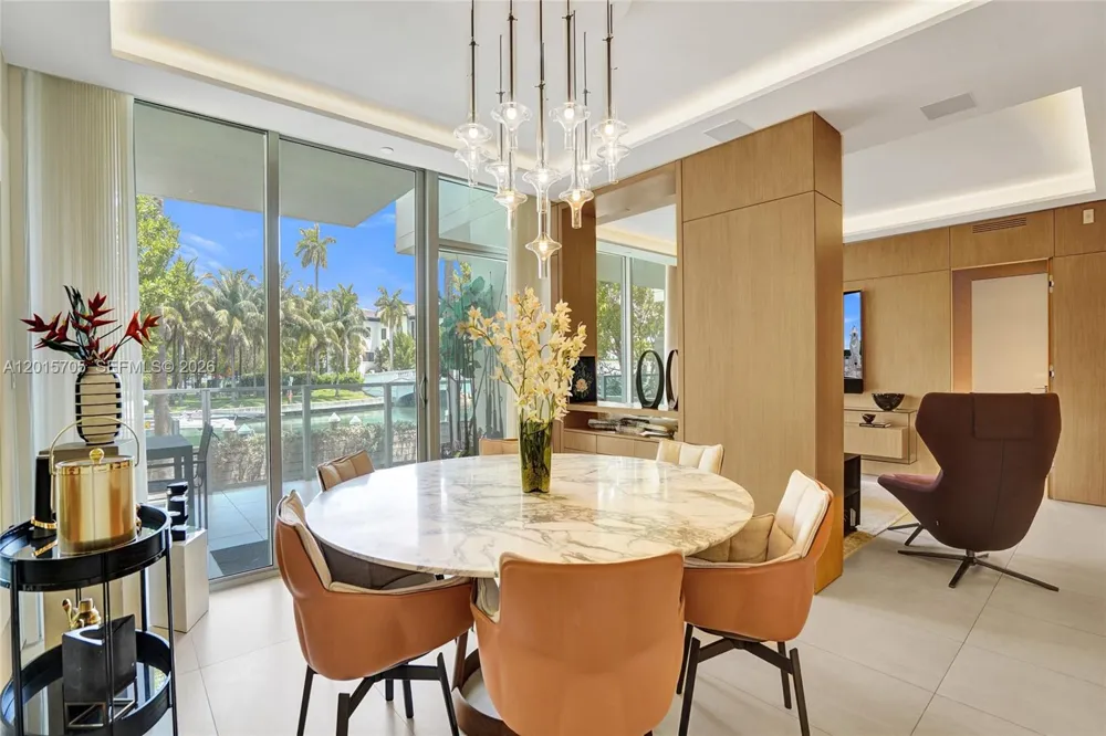 1201 20th St #204 Miami Beach, FL 33139
