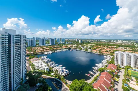 21205 Yacht Club Dr #3107