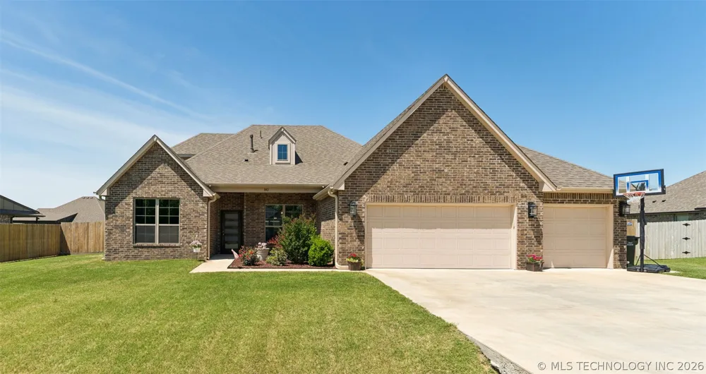 182 Phillips Street Skiatook, OK 74070