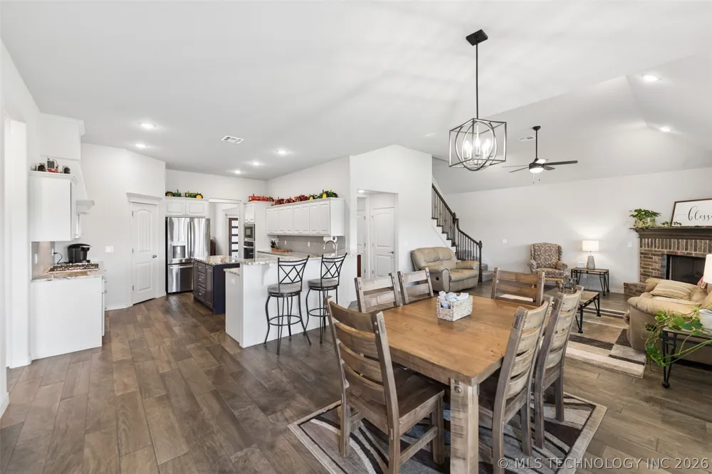 182 Phillips Street Skiatook, OK 74070