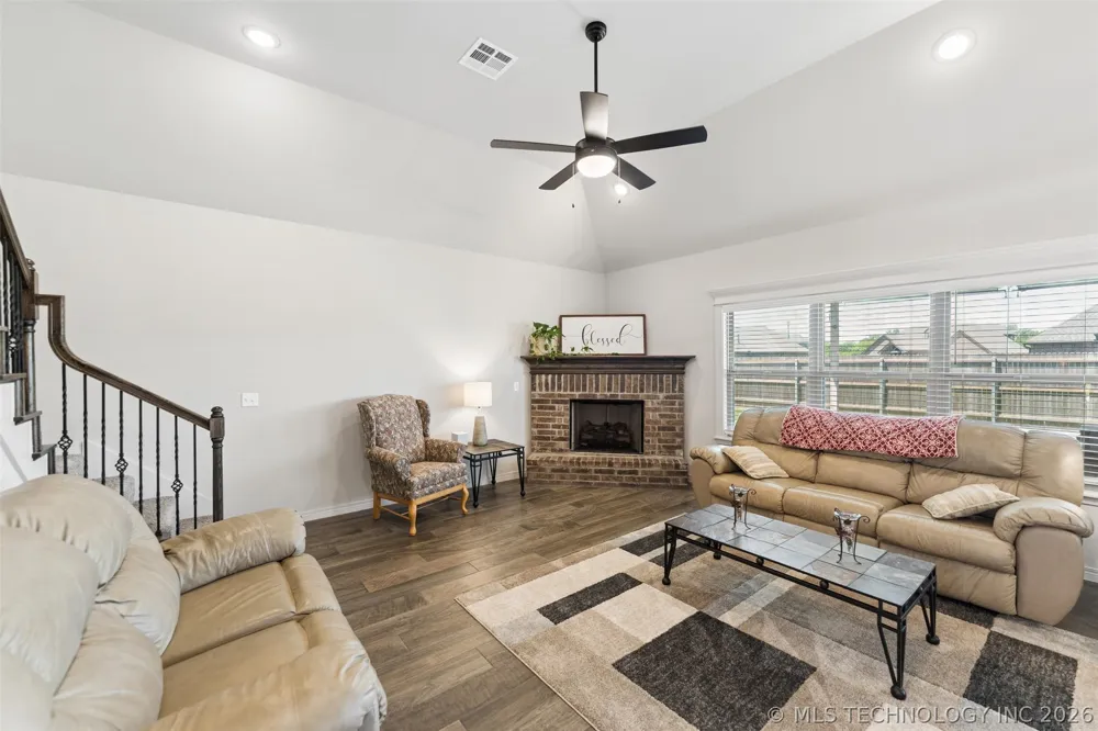 182 Phillips Street Skiatook, OK 74070