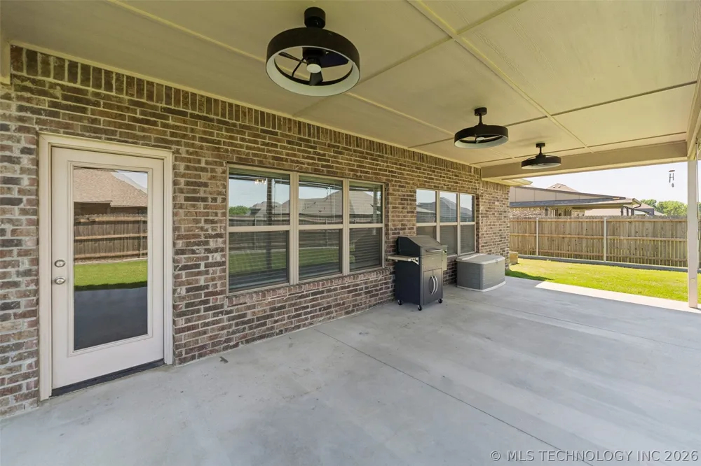 182 Phillips Street Skiatook, OK 74070