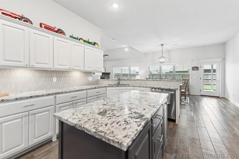 182 Phillips Street Skiatook, OK 74070