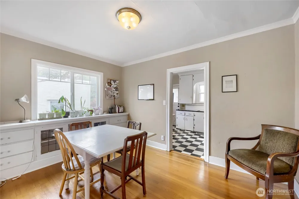 5755 25th Avenue NE Seattle, WA 98105