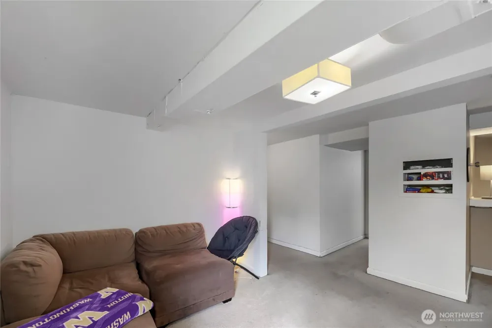 5755 25th Avenue NE Seattle, WA 98105