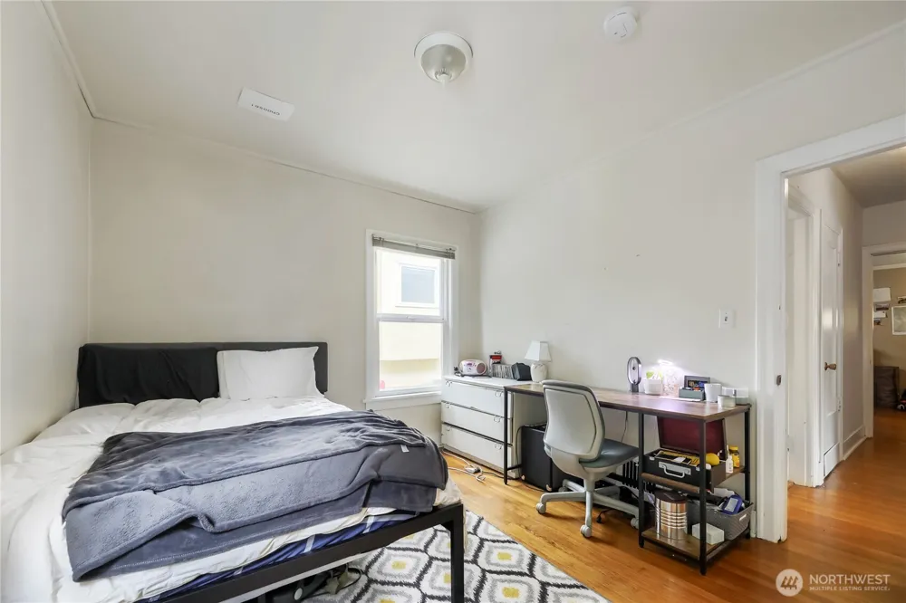 5755 25th Avenue NE Seattle, WA 98105