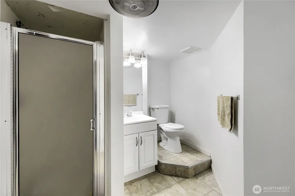5755 25th Avenue NE Seattle, WA 98105