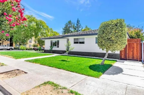 700 Eschenburg Drive