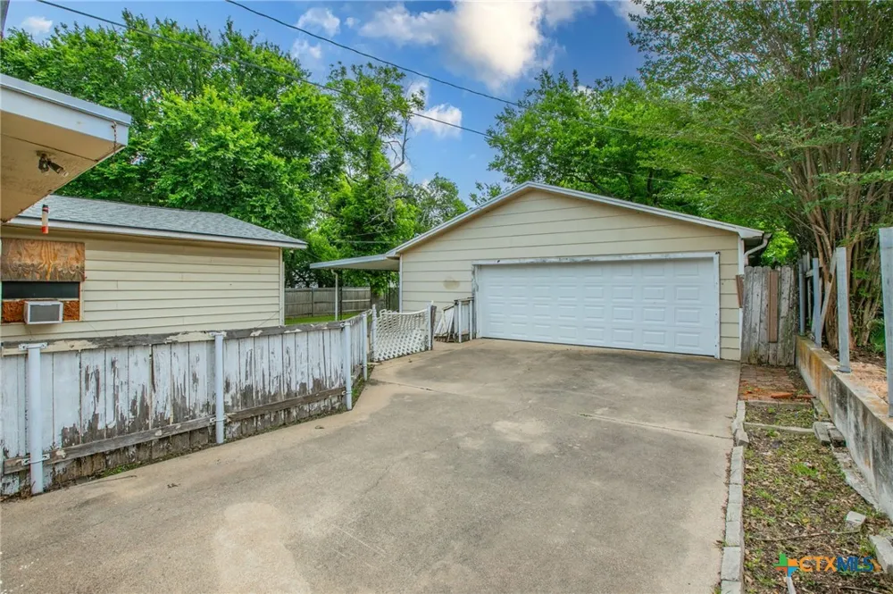 3606 Austin Avenue Waco, TX 76710
