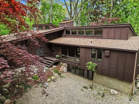 1000 Carolee Lane