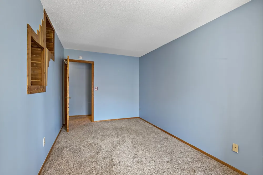 1224 Landmark Trail S Hopkins, MN 55343