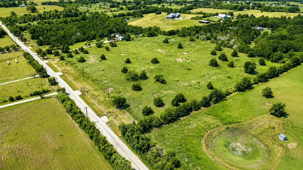 1 Wonder Hill Road Chappell Hill, TX 77426