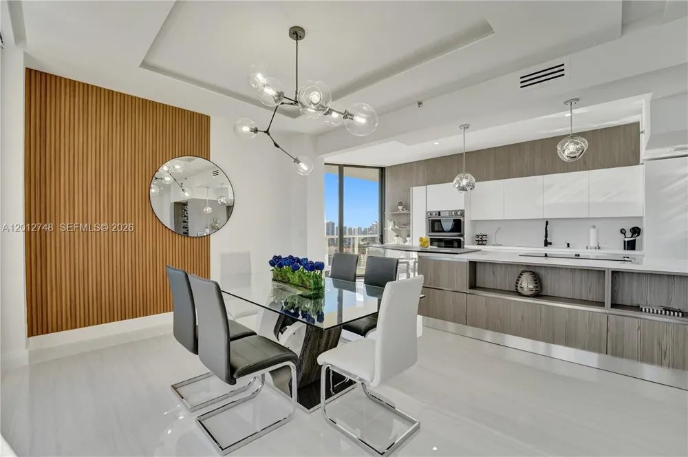 20281 E Country Club Dr #PH14 Aventura, FL 33180