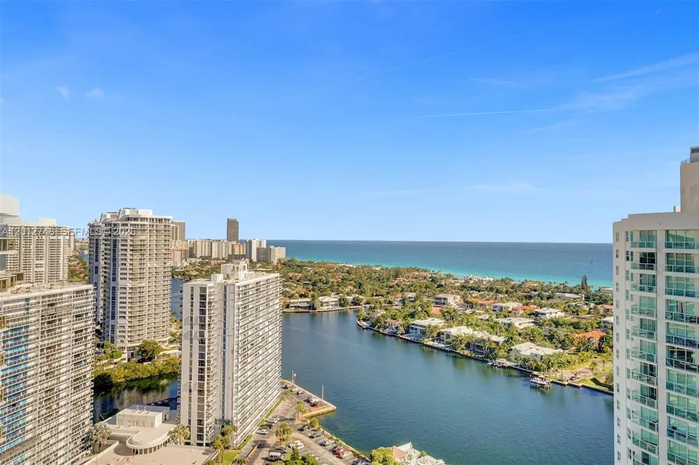 20281 E Country Club Dr #PH14 Aventura, FL 33180