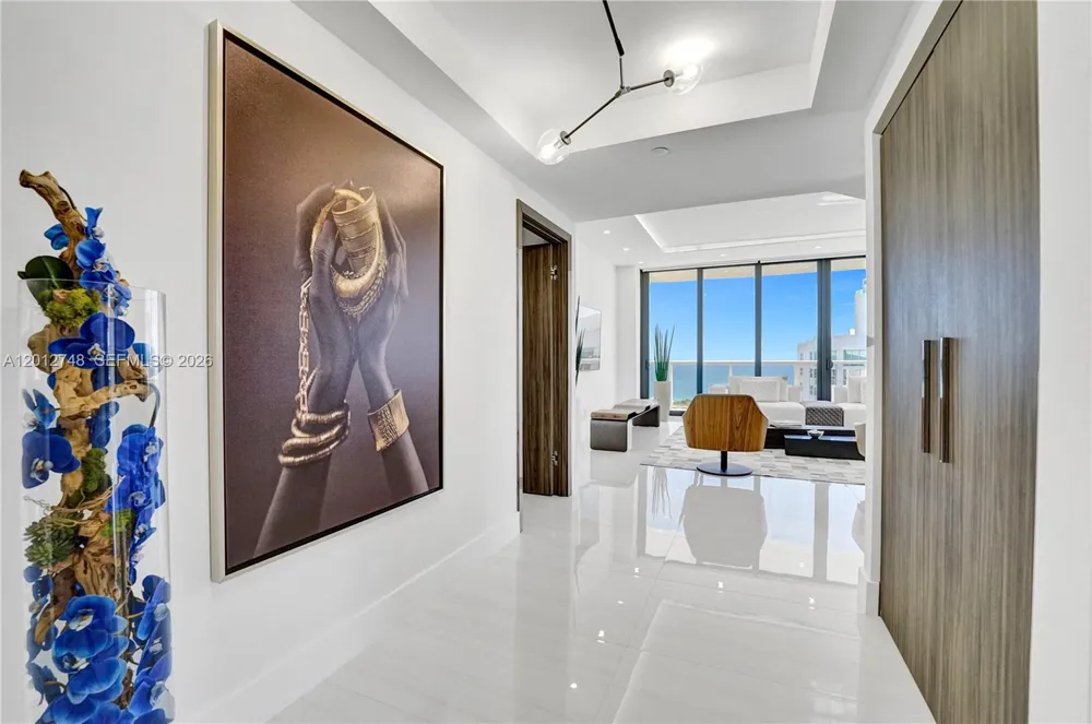 20281 E Country Club Dr #PH14 Aventura, FL 33180