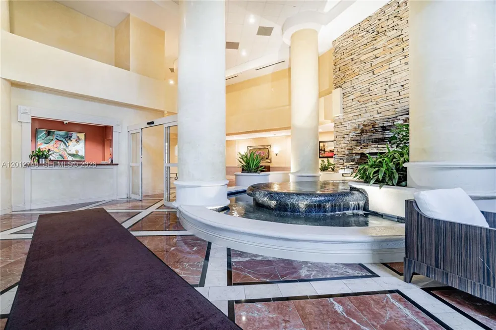 20281 E Country Club Dr #PH14 Aventura, FL 33180