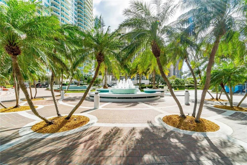 20281 E Country Club Dr #PH14 Aventura, FL 33180