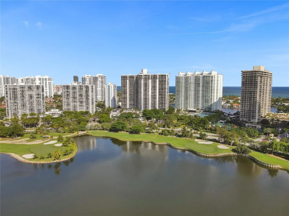 20281 E Country Club Dr #PH14 Aventura, FL 33180