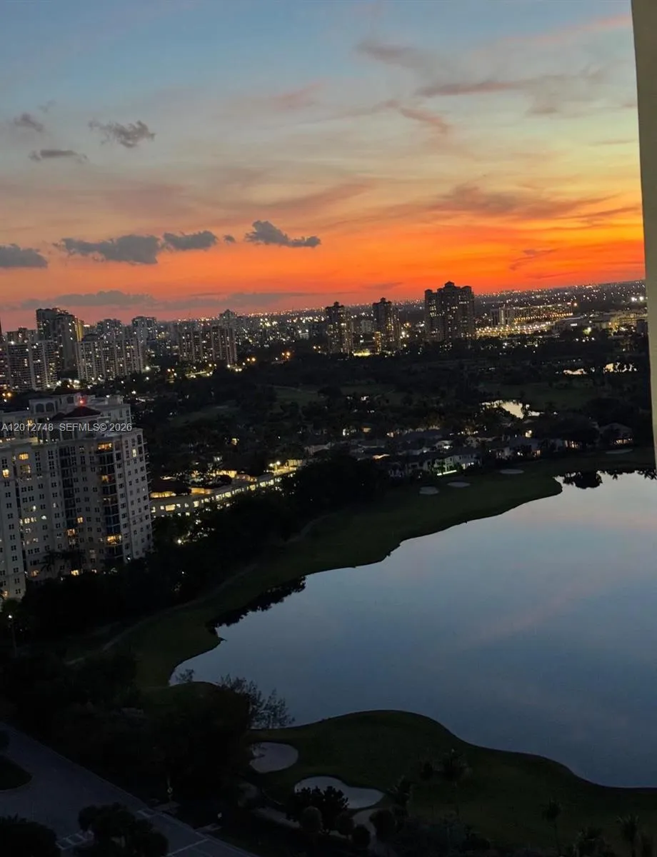 20281 E Country Club Dr #PH14 Aventura, FL 33180