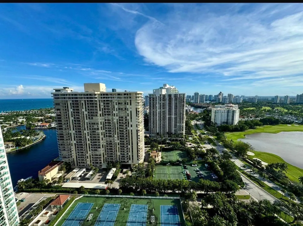 20281 E Country Club Dr #PH14 Aventura, FL 33180