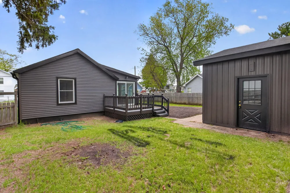 4078 Donnely Road Leoni Township, MI 49201