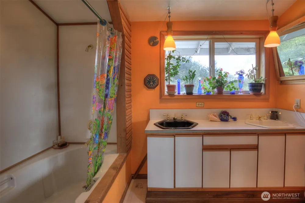 2691 State Route 109 Ocean City, WA 98569